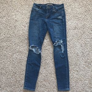 $25 msrp Joe’s jeans mid rise destroyed skinny jean 26